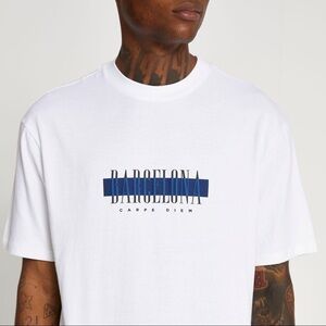 River Island Men’s Barcelona crew Neck white Short sleeve Tee size Medium